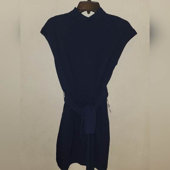 Dress - Picture 5 of 5